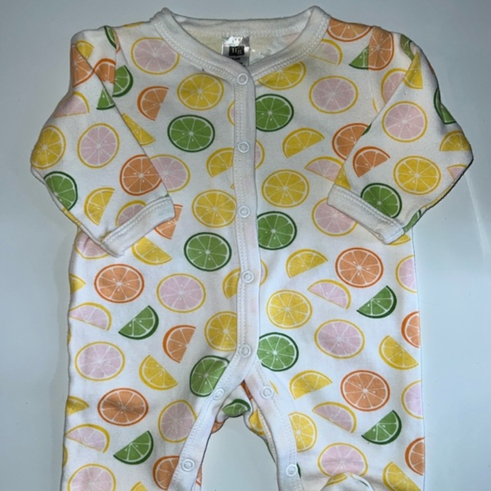 🛍 CUTE Little GIRLS PAJAMAS SIZE 0-3 MONTHS 🛍